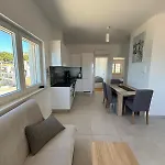Sea View Apartment *
